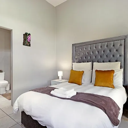 Urban Oasis Apartments At The Bolton Johannesburg Exterior photo